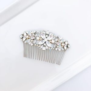 Hair comb (Maude)